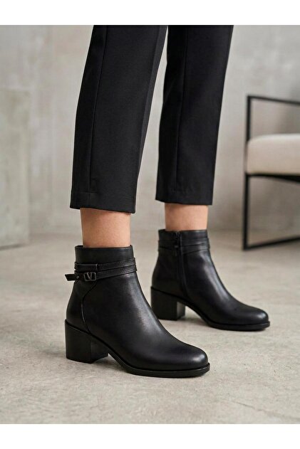 1950941K Women's Genuine Leather Buckle Thick Heel Classic Short Boots