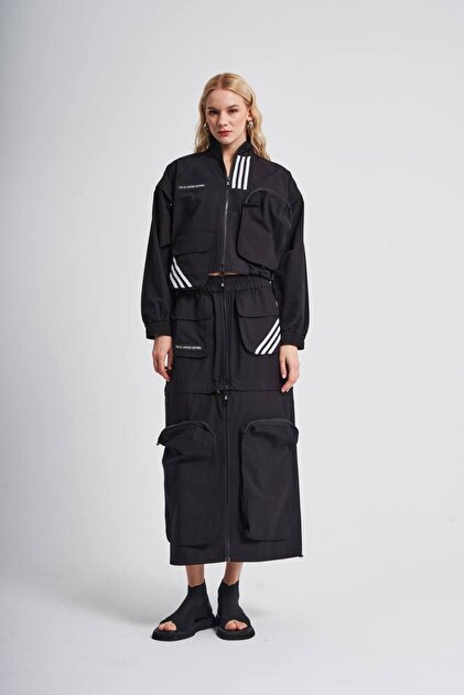 Women's Jacket with Zippered Shoulders and Stylish Design with Styrofoam Stripe Detail