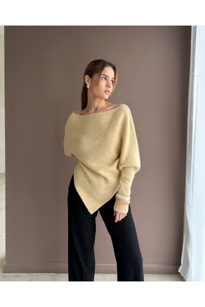 Boat Neck Batwing Sleeve Asymmetrical Cut Loose Fit Soft Textured Knitwear Sweater Aw26Kz00051
