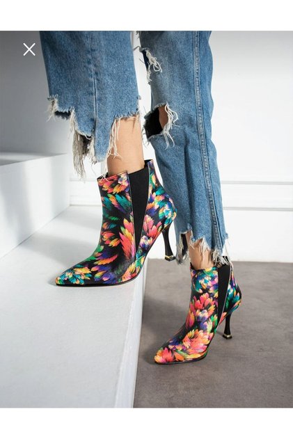 Eli̇na Flower Leather Elastic Detail 7 cm Thin Heel Boots Botti̇e