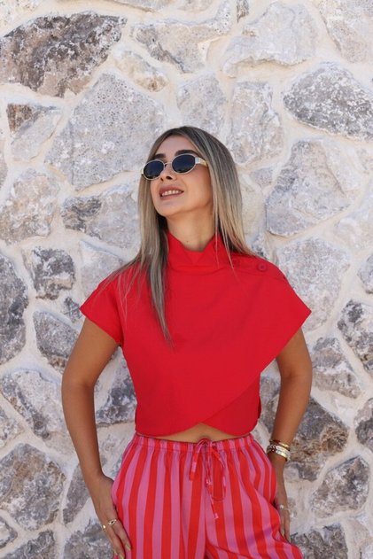Red Shoulder Buttoned Crop Blouse