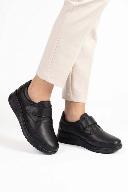 Polas cırtlı flat face genuine leather orthopedic women's shoes black skin