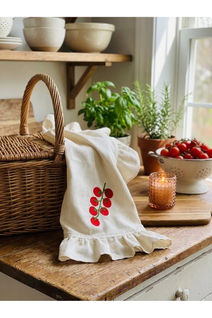 Raw Linen Tomato Embroidery Ruffled Kitchen Cloth 40*60cm