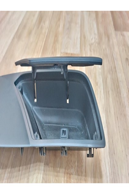 Ford Focus MK2 üst saklama gözü mandalı