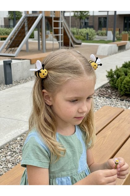 2-Piece Cute Bee Figured Amigurumi Hand Knitted Buckle Organic Cotton Children's Snap Hair Clip