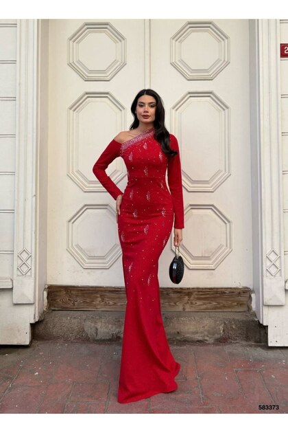 Rochie de seară din țesătură creponată cu sclipici, cu un singur umăr, cu detalii de broderie cu pietre 583373 ROȘU