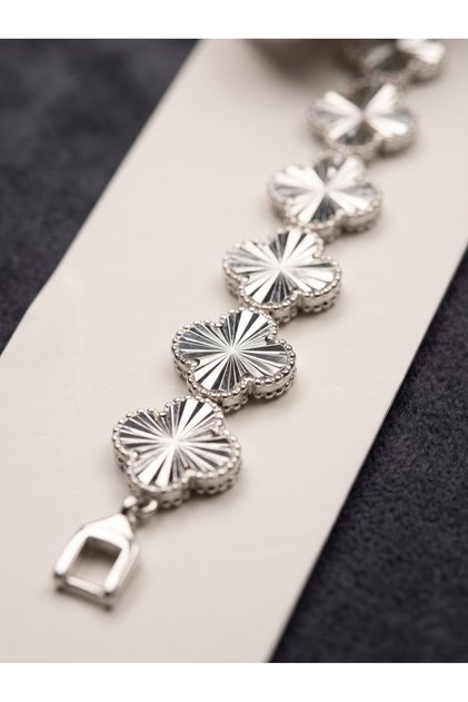Women's Silver Color Pen Embroidered Four-Leaf Clover Figured Lucky Bracelet