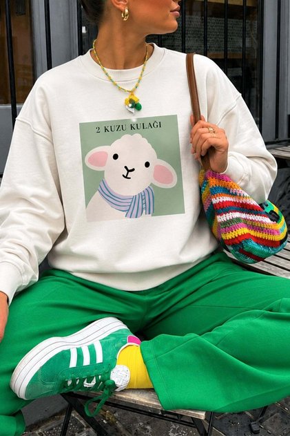 Women's Premium Fabric 3 Thread Threaded Lamb Ear Printed Sweatshirt