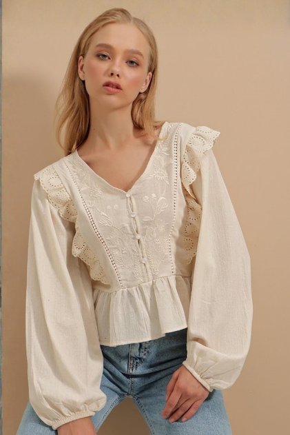 Women's V-Neck Scallop and Embroidered Blouse - Cream