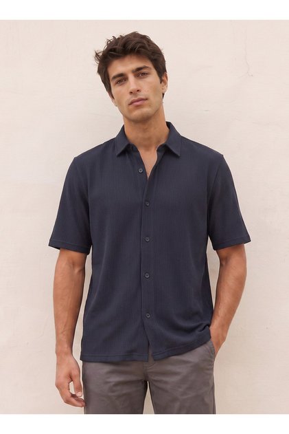 Smart Textured Short Sleeves Shirt