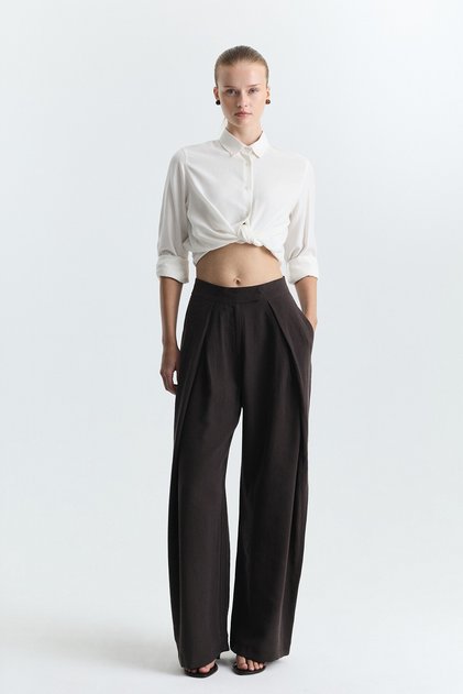 Pleated wide leg pants