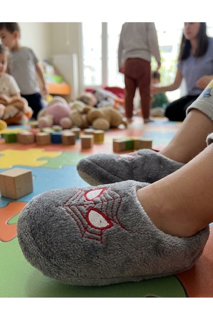 Örümcek Adam Figürlü Çocuk Kreş Ayakkabısı Babet Terlik Kışlık Ev Botu Panduf Düz Ayaklı