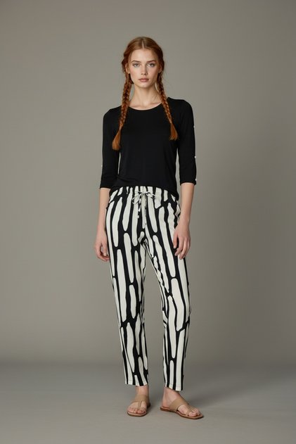 Woven Combed Cotton Pajama Set Three Quarter Sleeves Black Top Brushed Patterned Lace-Up Trousers
