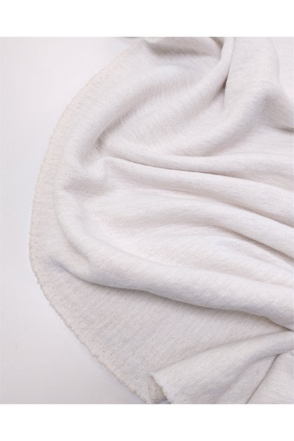 Soft and Stretchy Jacquard Knitted Fabric in Cream and Ecru Colors with a Rough Pattern, Suitable for Cardigans & Sweaters.