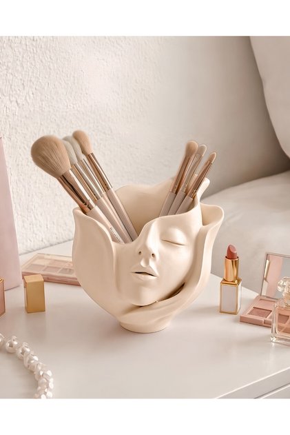 Amour Face Beige Makeup Organizer – Decorative Desktop Object (12X12 cm)