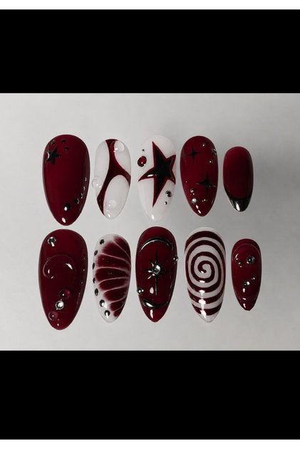 Bordo yıldız tırnak