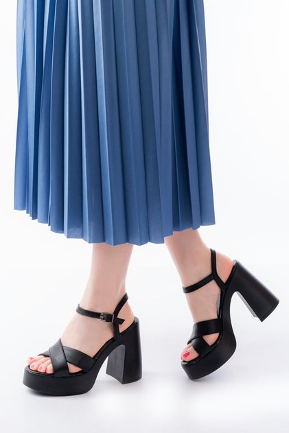 Zri̇n-105 Premium Black Cross-Strapped Women's Sandals with 12 cm Thick Heels