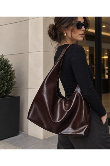 Women's Brown Large Hobo Shoulder Bag Soft Textured Stylish Daily Bag Modern Design Handbag with Large Internal Volume