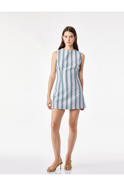Slim Fit Kolsuz Bisiklet Yaka Geometrik Desenli Bodycon Mini Elbise