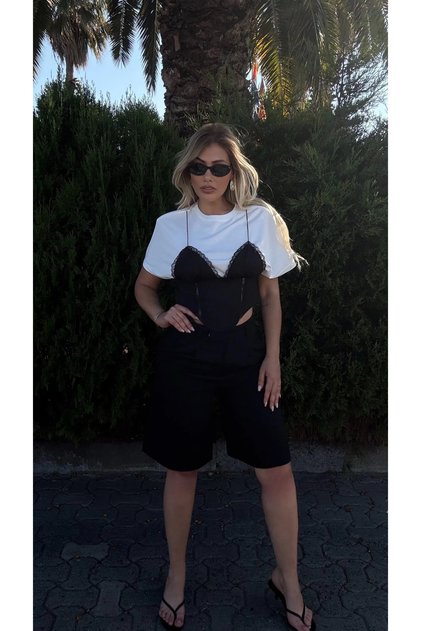 Beyaz Siyah Dantel Detaylı T-shirt