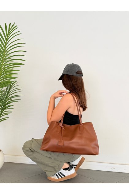 Women's Tan Large Volume Faux Leather Shoulder and Shoulder Bag with Magnetic Closure Daily Tote Bag