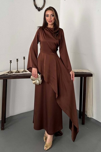 Rochie din satin maro cu legături laterale