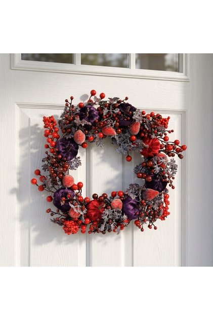 Coronita decorativa de toamna si Craciun pentru usa cu dovleci mov si merisoare rosii, 45 cm