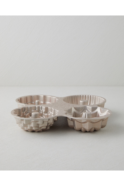 Patisserie Elsa Premium Cast Iron Cake Mold 25.5 cm Champagne