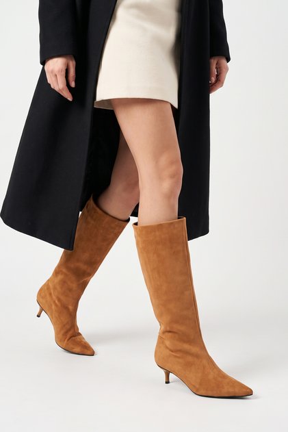 Almada Tan Suede Pull-On Pointed Boots with 5 cm Thin Heel