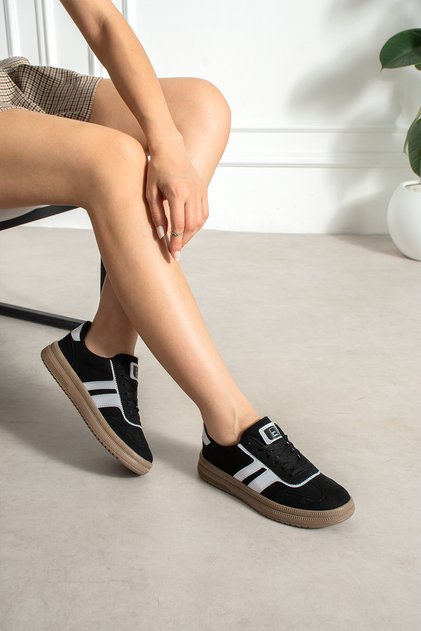 Black and White Women's Sneaker Sports Shoes Daily Comfortable Sole Stylish Casual Shoes 025A