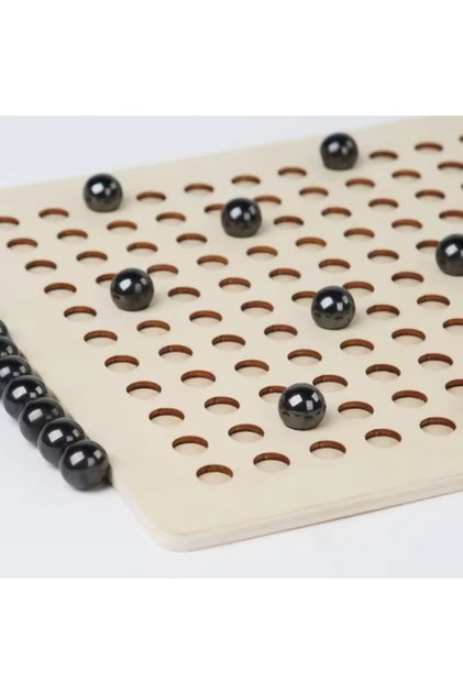 Joc de strategie magnetic cu bile, 9 ani +