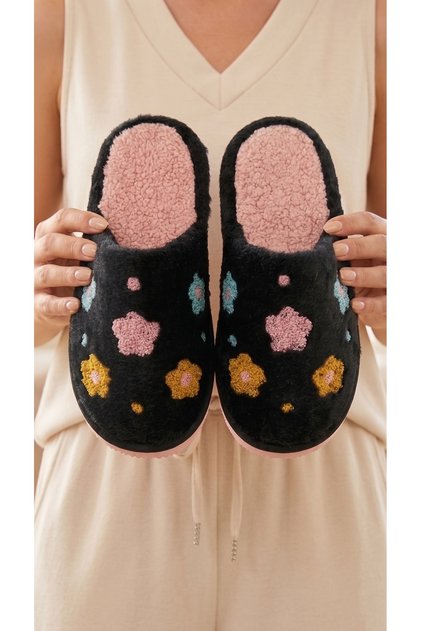 Women's Black Floral Embroidered Furry House Slippers 3 cm Byndti̇mjnakci̇c01