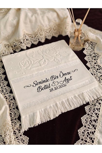 Kişiye Özel Yazı İşlemeli Etamin Gelin Damat Bohçası Nakışlı Çeyizlik Havlu