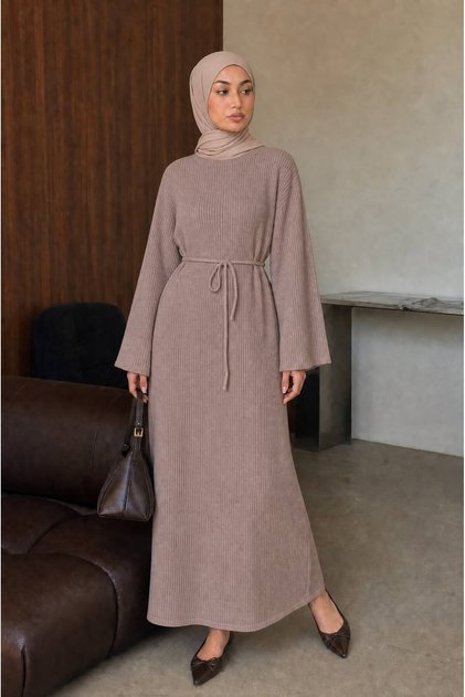 Women's Comfortable Cut Wide Sleeve Belted Ribbed Textured Hijab Dress