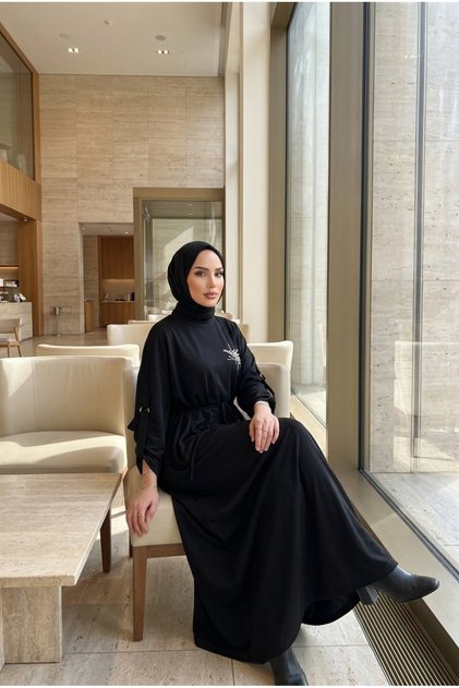 Women's Hijab Stone Embellished Waist and Sleeves Adjustable Lace-Up Long Dress