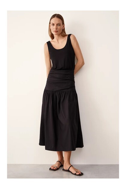 Women's Midi Dress with Gathered Stitching Detail