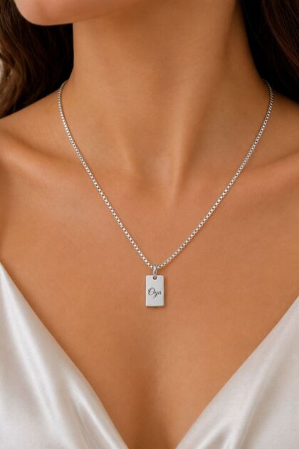 925 Ayar Orijinal Gümüş Kişiselleştirilmiş Mini Dikdörtgen İsim Kolye – Minimalist Silver Renk