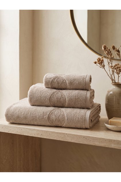 Fleur 3-Piece Laced Bath Towel Set