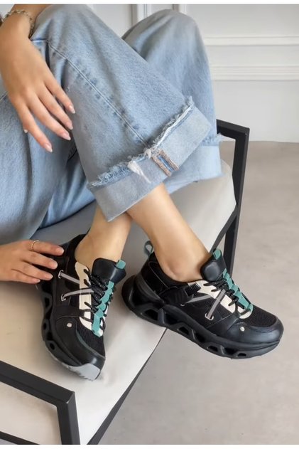 Mn-023 Women's Sports with Laces