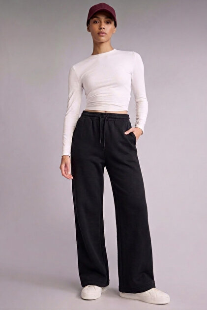 Women's Lace-Up Waistband Straight Leg Pockets Comfortable Jogger Flare Fit Sweatpants