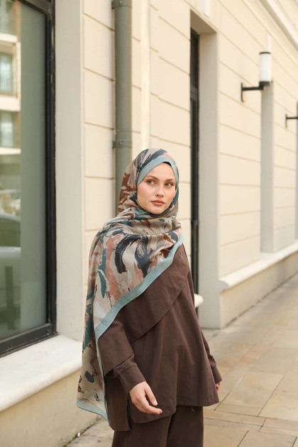 Allure Shell Pattern Tensel Shawl