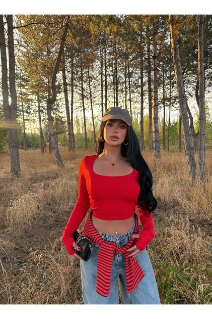 Red Square Collar Double Layer Crop
