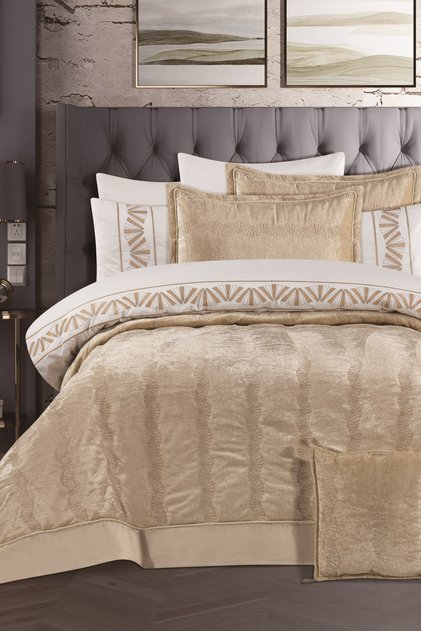 Home Verona Embroidered Dowery Set 8 Pieces