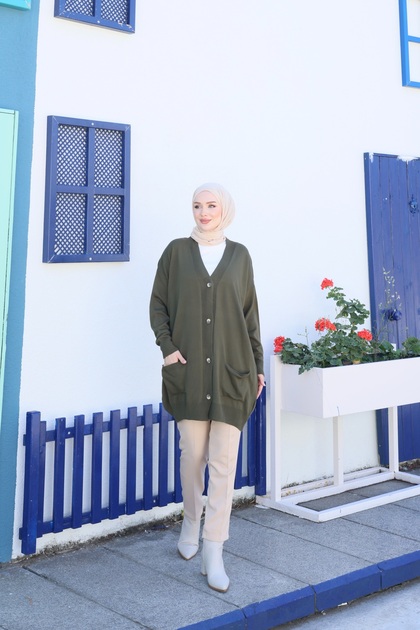 Short Pocket with Buttons