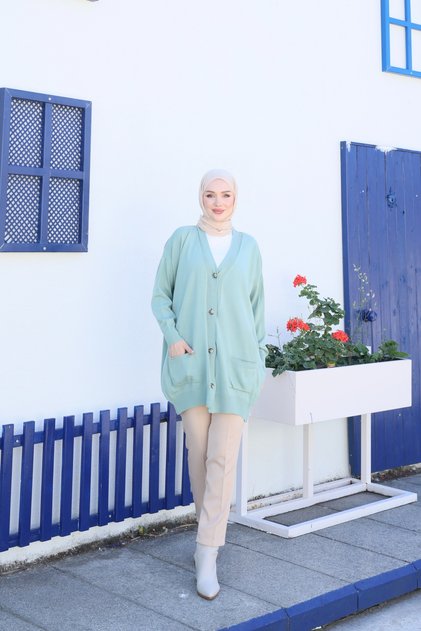 Short Pocket with Buttons