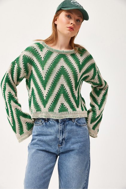 Green Knitwear Fabric Folded Sleeve Crew Neck Standard Fit Zigzag Pattern Knitted Sweater