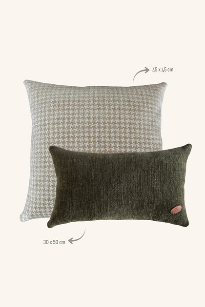 Green Houndstooth Patterned Padded 2-Piece Throw Pillow Set