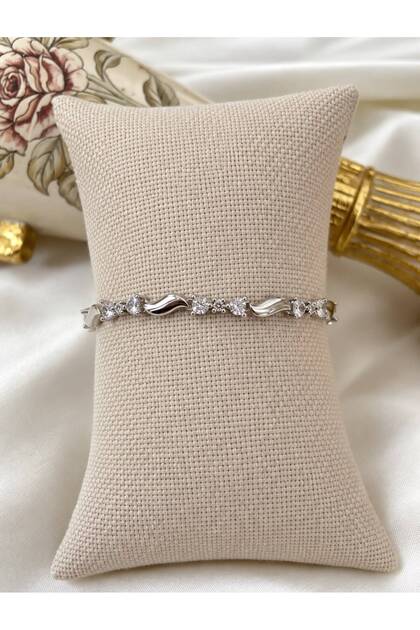 New High Quality Vi̇p Plated Baguette Stone Wavy Design Steel Bracelet - the Sparkle of Elegance (Silver Color)