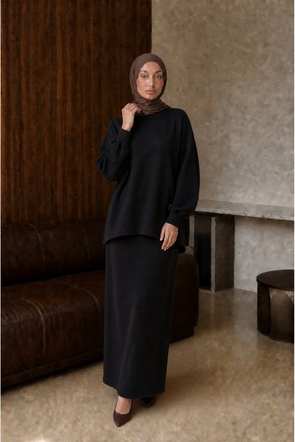Women's Crew Neck Off-Shoulder Balloon Sleeve Sweat Skirted Hijab Two-Piece Combination Set