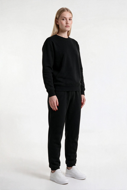 3 Thread Women's Black Crew Neck Tracksuit Set (with Fleece Inside)